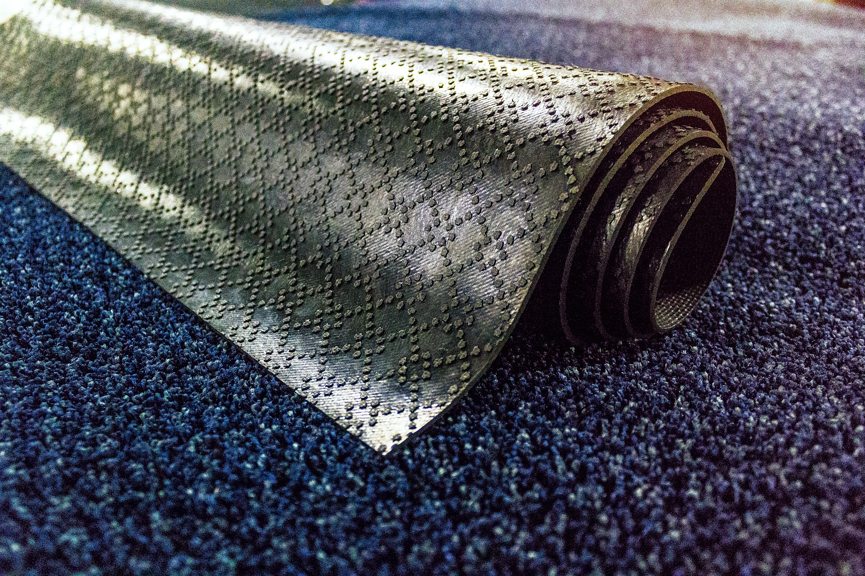 The Many Benefits of Nitrile Rubber Backing on Floor Mats